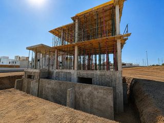 Xalet  Urbanizacion panorama tres islas. Chalet unifamiliar en construcción con estructura terminada y pi