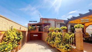 Xalet en Valdepe�as. Chalet en venta en nuevo valdepe�as, 5 dormitorios.