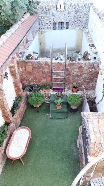 Foto 913420d6-3893-4d16-98d5-3a861b5e0aed. Casa amb calefacció aparcament piscina a Valdepeñas