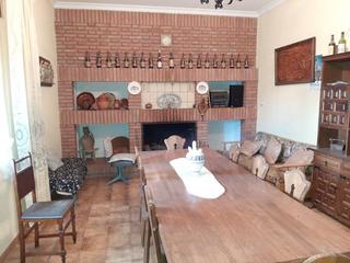 Xalet a Valdepeñas. Chalet en venta en periferia, 4 dormitorios.