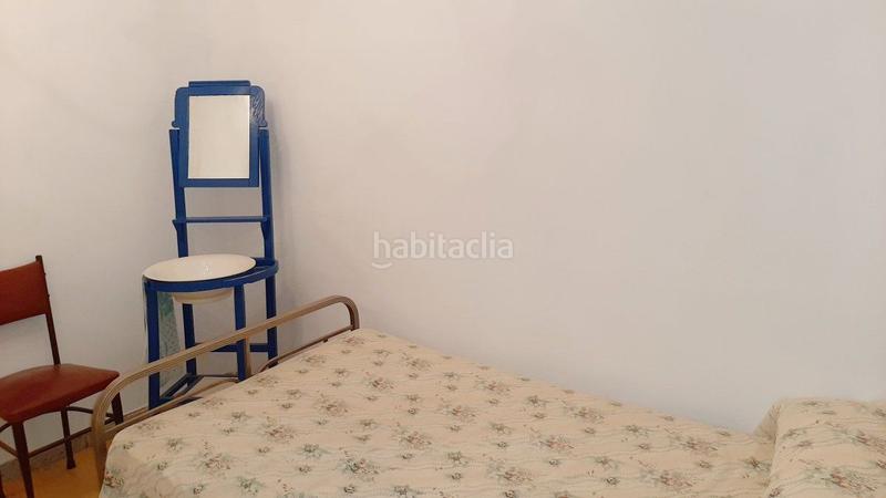 Foto 5446db02-dbd3-4b13-9e5e-85d84e9a6c10. Chalet  en venta en periferia, 3 dormitorios. en Valdepeñas