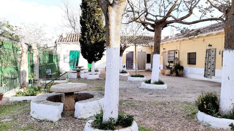 Foto f859a1f0-423a-4d2b-ae7d-e8e4285e1cfe. Chalet  en venta en periferia, 3 dormitorios. en Valdepeñas