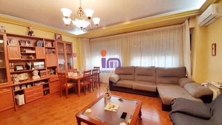 Casa a Valdepeñas. Casa en venta en jesús baeza, 5 dormitorios.