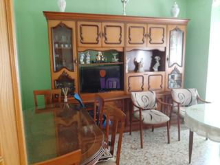 Haus in Valdepeñas. Casa en venta en convento, 3 dormitorios.