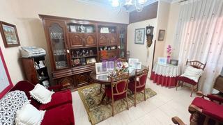Piso en Valdepeñas. Piso en venta en centro, 4 dormitorios.