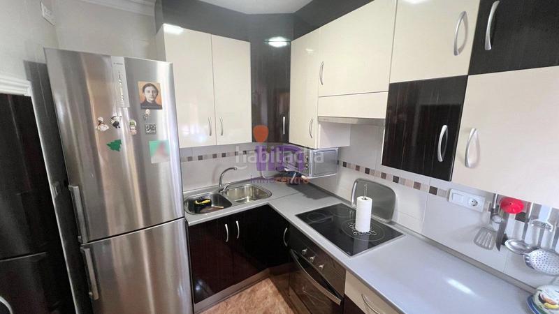 Foto a8a1f2ee-2b04-4aad-b3cc-9765a764e610. Piso  en venta en centro, 4 dormitorios. en Valdepeñas