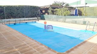 Mas à Valdepeñas. Finca en venta en periferia, 3 dormitorios.