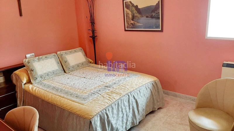 Foto 56c7abc0-075c-4adf-afc2-e9bcfd015485. Piso  en venta en hospital, 4 dormitorios. en Valdepeñas