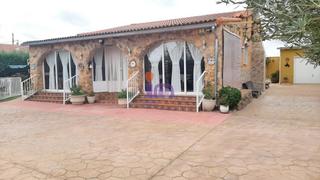 Xalet a Valdepeñas. Chalet en venta en baños del peral, 2 dormitorios.