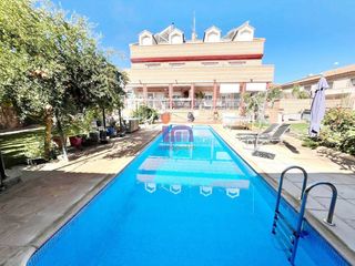 Casa en Valdepe�as. Casa en venta en subcentro, 5 dormitorios.