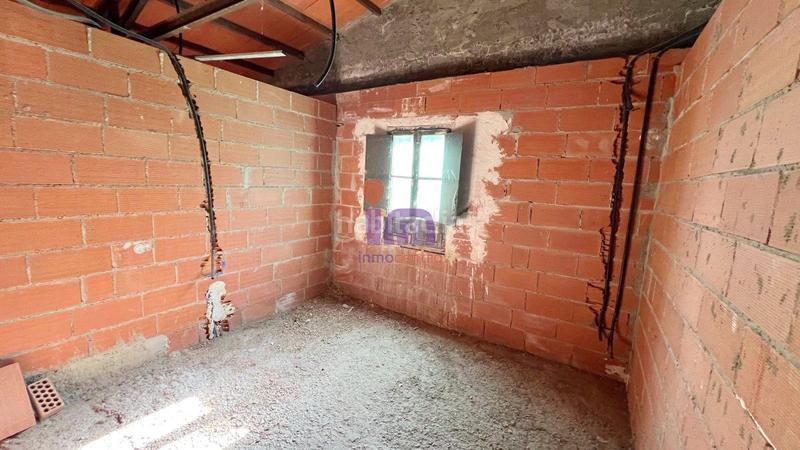 Foto 34dbea78-95d9-47bd-88de-f0ae520b26d8. Chalet  en venta en periferia, 3 dormitorios. en Valdepeñas