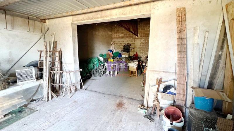 Foto 8d736dba-3c2f-4d41-a05a-00e104686616. Chalet  en venta en periferia, 3 dormitorios. en Valdepeñas