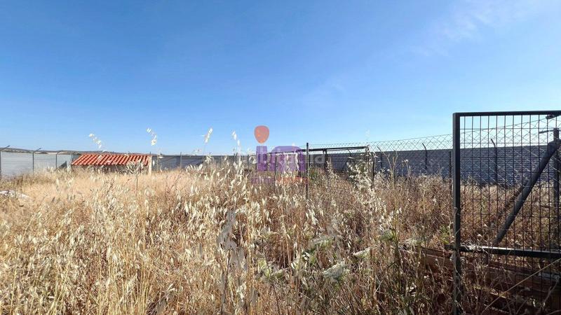 Foto b4bf01d9-ca1c-4ea8-8906-d682c22744d8. Chalet  en venta en periferia, 3 dormitorios. en Valdepeñas