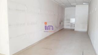 Lloguer Local Comercial a Valdepeñas. Local en alquiler en seis de junio.