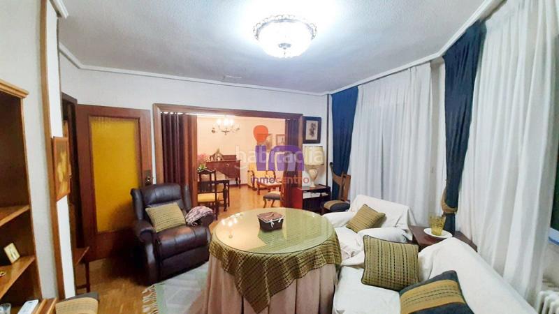 Foto ae5932ac-a39a-43e6-9801-74bf3d178687. Piso  en venta en centro, 3 dormitorios. en Valdepeñas