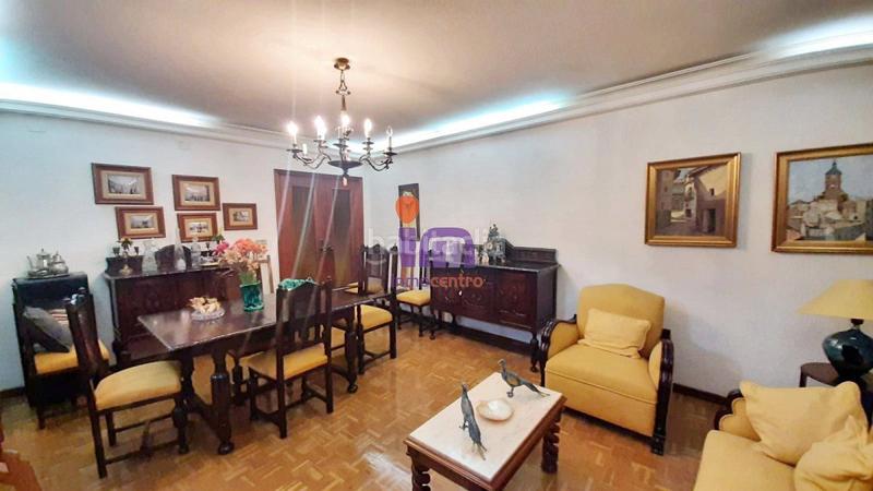 Foto e80ed024-386d-42ce-992a-456e570a8ac5. Piso  en venta en centro, 3 dormitorios. en Valdepeñas