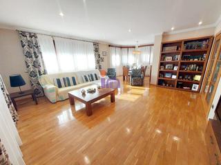Xalet a Valdepeñas. Chalet en venta en nuevo valdepeñas, 5 dormitorios.