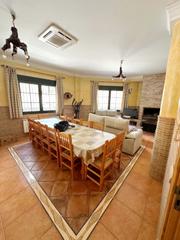Casa en Valdepeñas. Casa en venta en convento, 3 dormitorios.