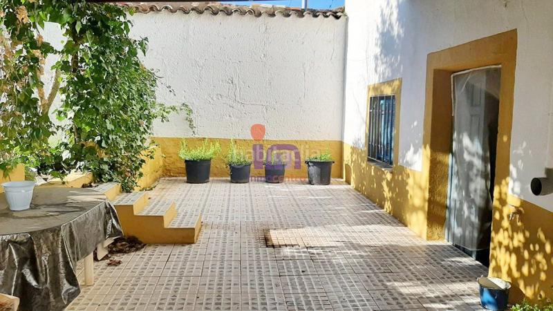 Foto 72d591cb-8451-475f-b091-b05562de810d. Casa  en venta en subcentro, 8 dormitorios. en Valdepeñas