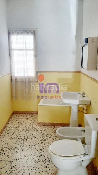 Foto f657dc04-e810-4136-9b86-c51dd121927e. Casa  en venta en subcentro, 8 dormitorios. en Valdepeñas