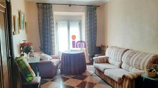 Casa a Valdepeñas. Casa en venta en subcentro, 4 dormitorios.