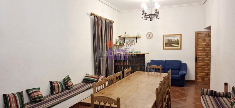 Foto 9900119d-56fd-49d4-be33-3ddf2500f9b7. Casa  en venta , 6 dormitorios. en San Carlos del Valle