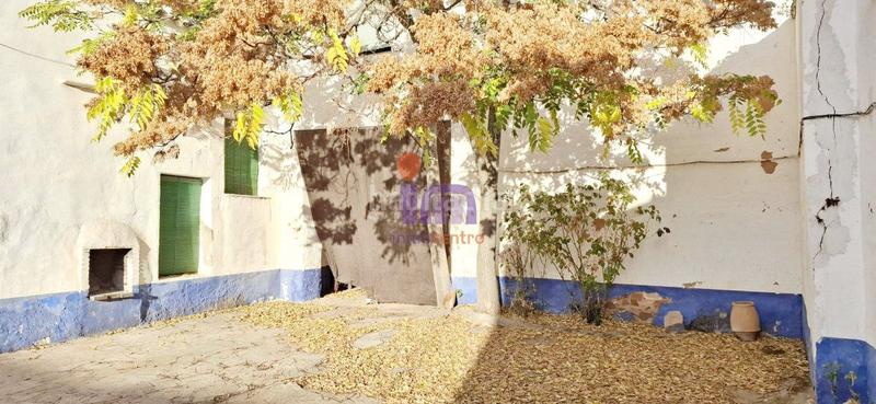 Foto bd77641e-5336-42dd-be95-b73908d3aaf5. Casa  en venta , 6 dormitorios. en San Carlos del Valle