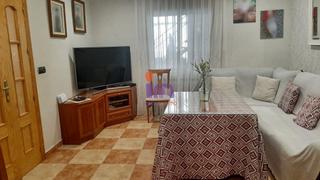 Haus in Valdepeñas. Casa en venta en barrio cachiporro, 6 dormitorios.