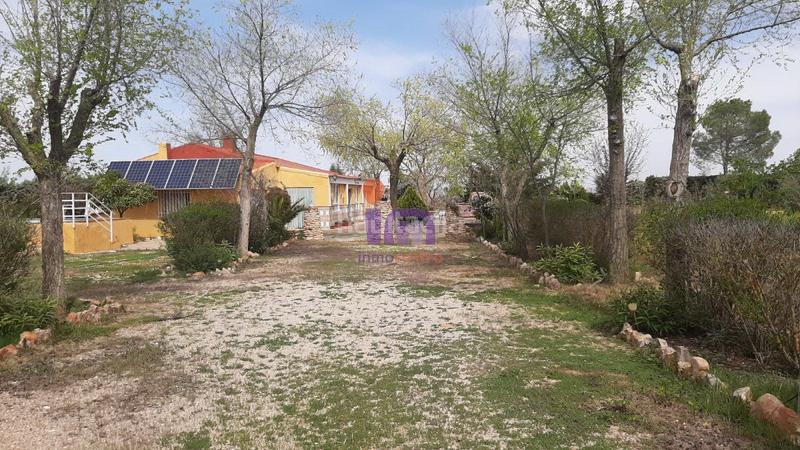 Foto 0ecfef65-cf2d-4b5e-87ef-7e39254a5da5. Chalet  en venta en periferia, 3 dormitorios. en Membrilla