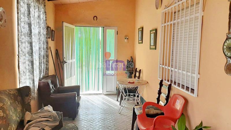 Foto e61f3702-aa32-48bc-a85b-60d7c5eaff9e. Chalet  en venta en periferia, 3 dormitorios. en Membrilla