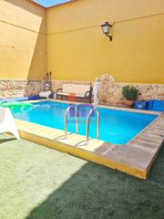 Casa a Valdepeñas. Casa en venta en centro, 4 dormitorios.