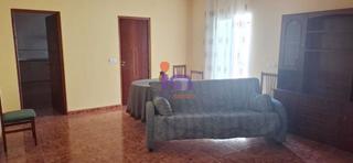 Casa a Castellar de Santiago. Casa en venta en castellar de santiago, 5 dormitorios.