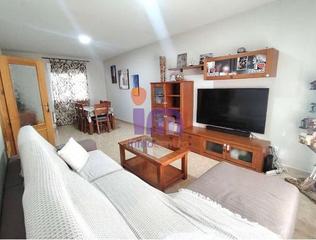 Casa adossada a Valdepeñas. Adosado en venta en avd. sur, 4 dormitorios.