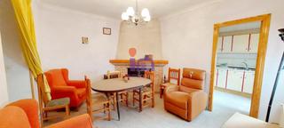 Casa in Valdepeñas. Casa en venta en paseo de la estación, 6 dormitorios.