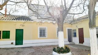 Casale in Valdepeñas. Casa de campo en venta en baños del peral, 3 dormitorios.