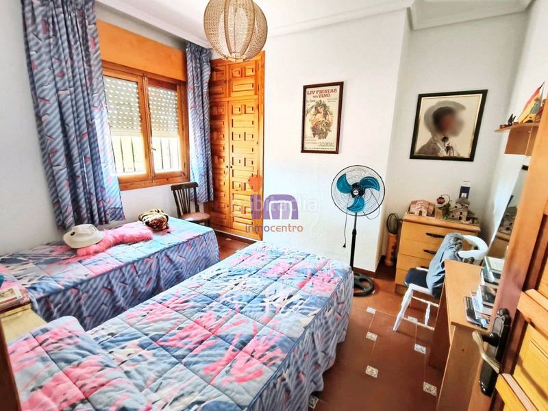 Foto 4d64ddf7-6da3-4fc6-94fc-86203c3a84a7. Chalet mit parking in Valdepeñas