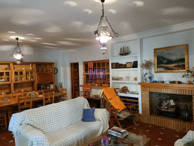 Foto a73432e7-3d5c-4061-9187-bda25b1f4ab4. Chalet mit parking in Valdepeñas