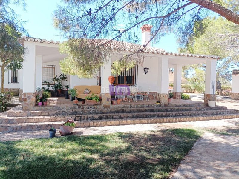 Foto babcc789-a8b6-4f04-b926-d3b4122f1178. Chalet mit parking in Valdepeñas