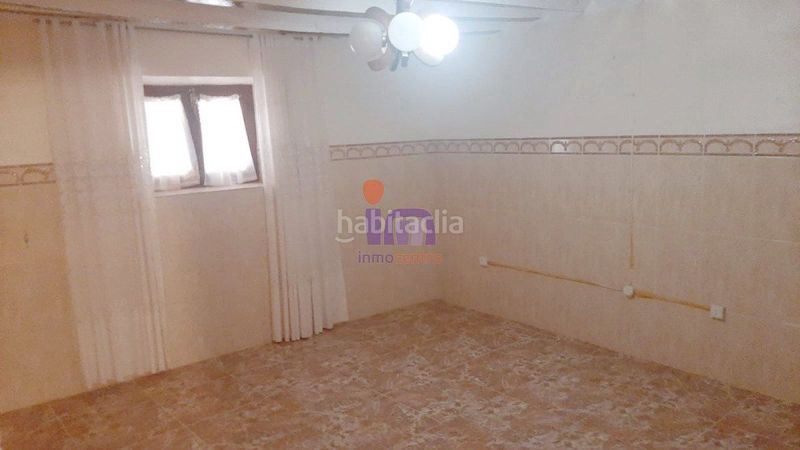 Foto e0687829-a2d7-4537-aeb4-0726cd8ddc93. Casa a Valdepeñas