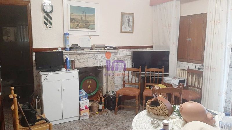 Foto fef2851e-6483-4d04-9a4d-d0472a4b6380. Casa a Valdepeñas