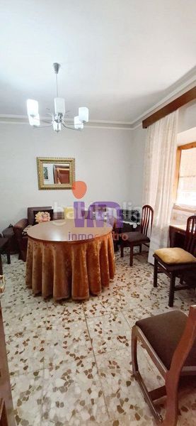 Foto f8b08df1-1d4d-4cee-9dd0-9b7966676725. Casa amb aparcament a Valdepeñas