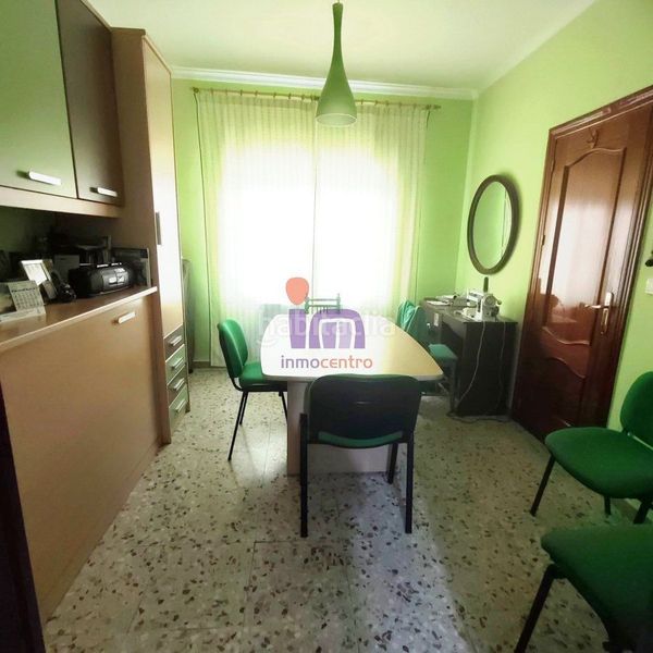 Foto 5181ad8c-a833-4e5c-9548-764299e81b70. Casa amb calefacció aparcament a Valdepeñas