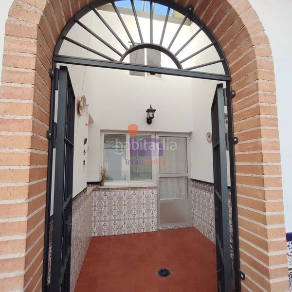 Foto d9f3c82e-5b5a-4a9d-8372-203943f3530c. Casa amb calefacció aparcament a Valdepeñas