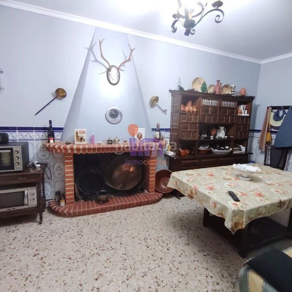Foto e35cfa73-07c5-473f-89a0-d800f2aca61a. Casa amb calefacció aparcament a Valdepeñas