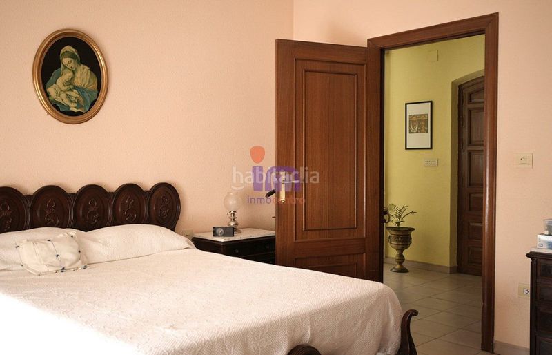 Foto ffc27098-ffe1-47f5-a3a9-d6b3a37ef757. Casa amb aparcament a Valdepeñas
