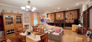 Xalet a Valdepeñas. Chalet en venta en baños del peral, 2 dormitorios.