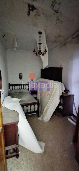 Foto a141049e-d868-4d6c-82aa-33a7e9bfd540. Casa amb aparcament a Valdepeñas