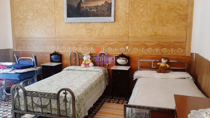 Foto bc6b06f5-af61-4dcd-b493-d6cb478564f5. Casa amb calefacció aparcament a Valdepeñas