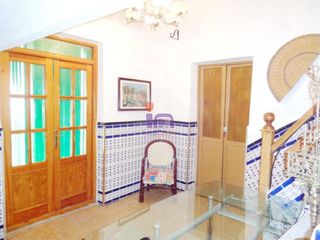 Casa a Valdepeñas. Casa en venta en convento, 3 dormitorios.