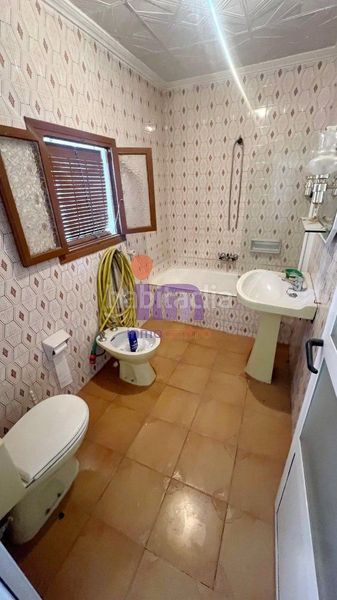 Foto 6671da6b-b574-43ad-955e-b913706546d1. Casa amb aparcament a Valdepeñas